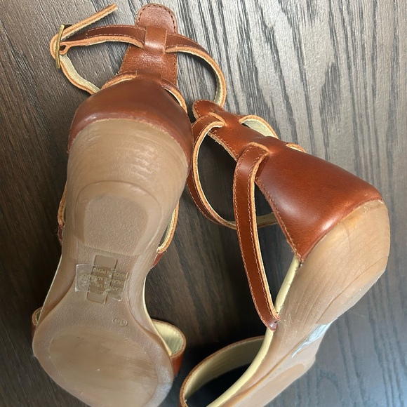 Nisolo Serena Sandals (37) - Picture 14 of 16